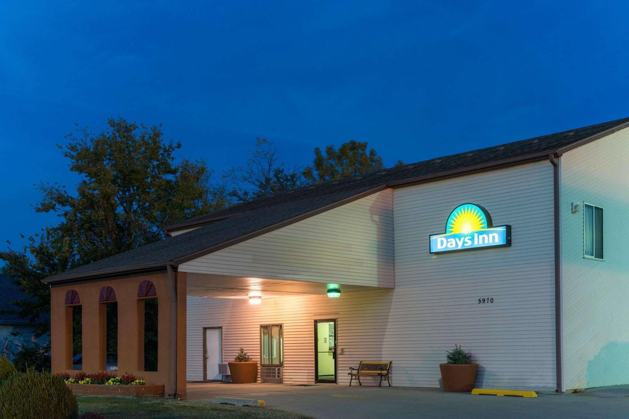 Days Inn By Wyndham Springfield Kültér fotó